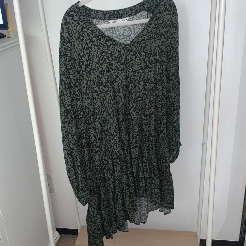 Dark green patterned dress
